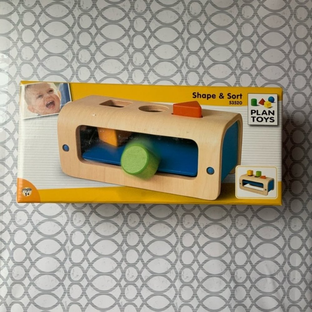 Plan Toys Shape and Sort 53520 - New in box/ Last ine
